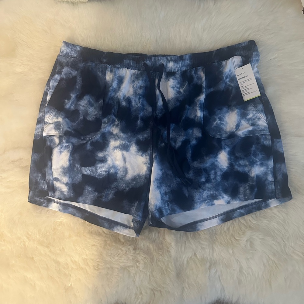 Old Navy Women's Navy Tie-Dye Athletic Shorts